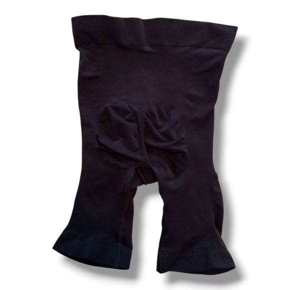 Skims Seamless Sculpt Mid Thigh Short - Picture 5 of 5